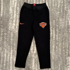 Nike x NY Knicks Kids Black Joggers with Knicks logo